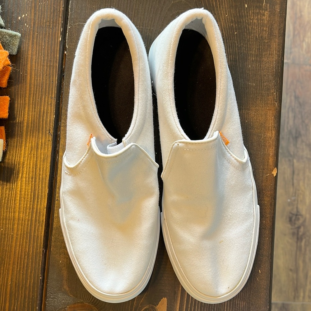 White Nike slip on shoes